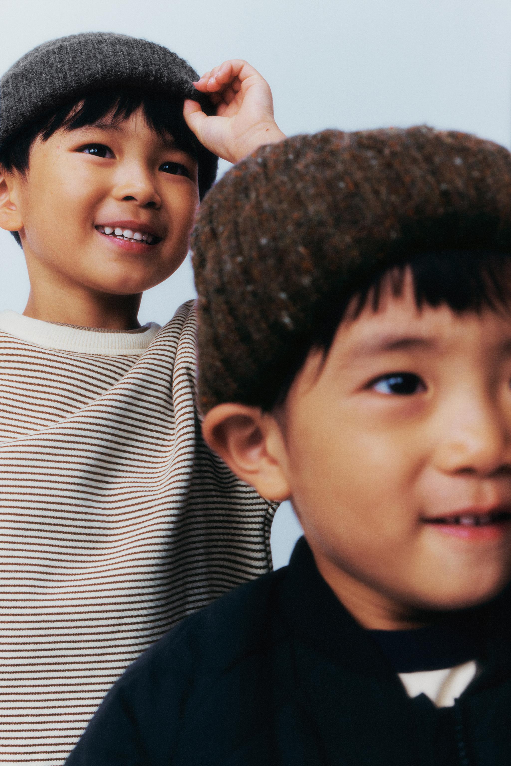 3-14 ANS/ BONNET EN MAILLE AVEC LAINE